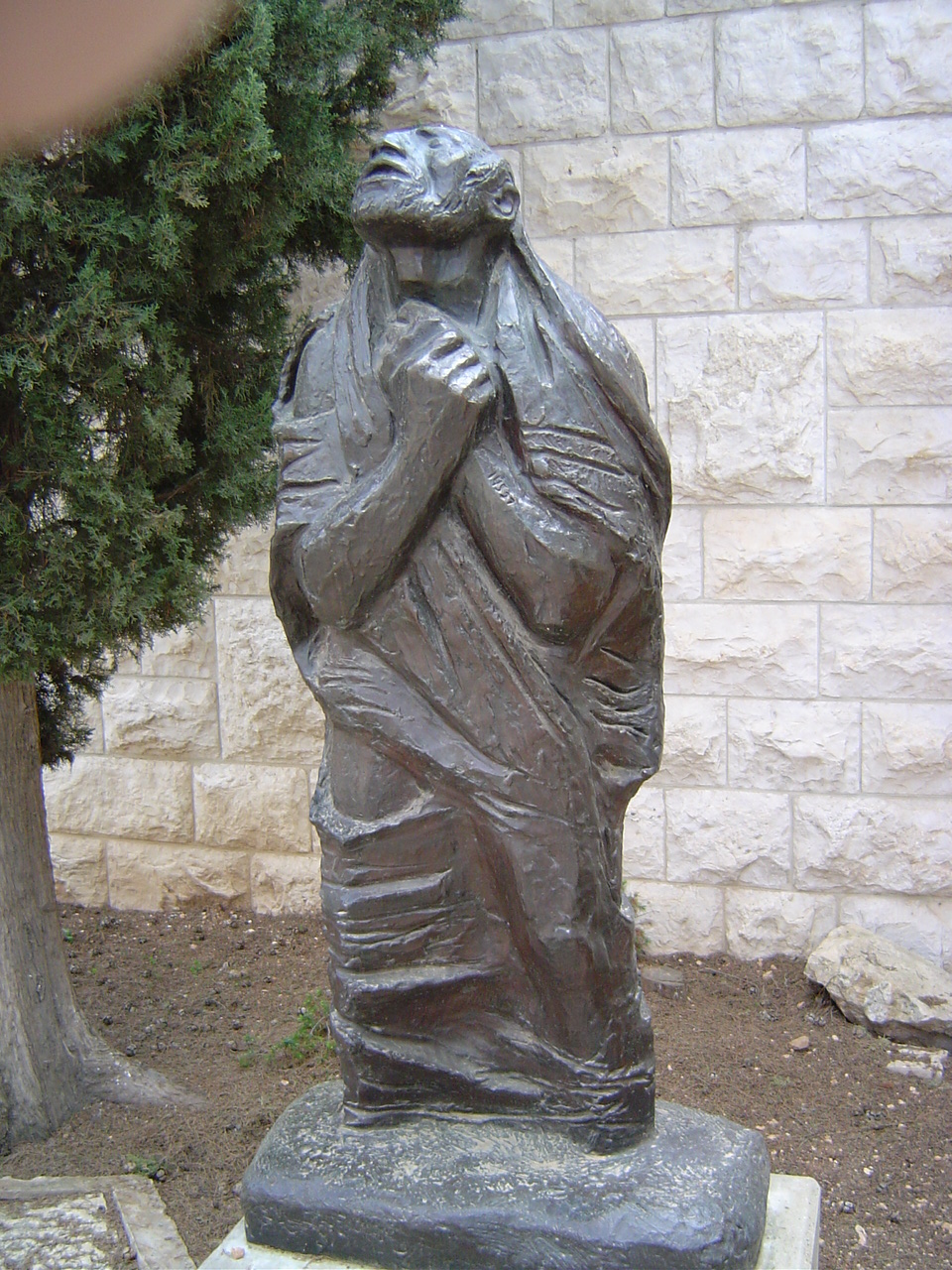 statue de job à yad vachem