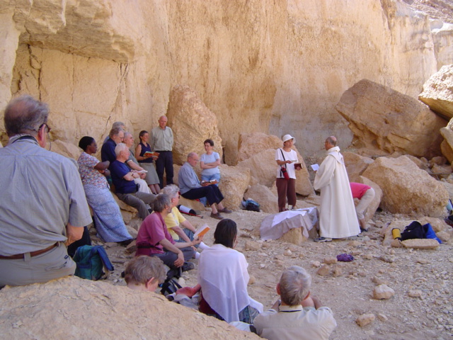 Eucharistie pendant la marche dans le dsert