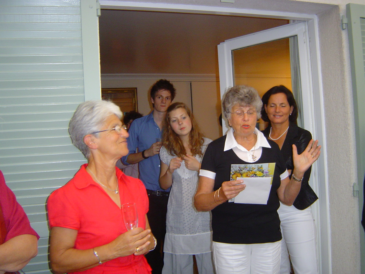 Annick Duhamel rappelle  Brigitte des souvenirs anciens