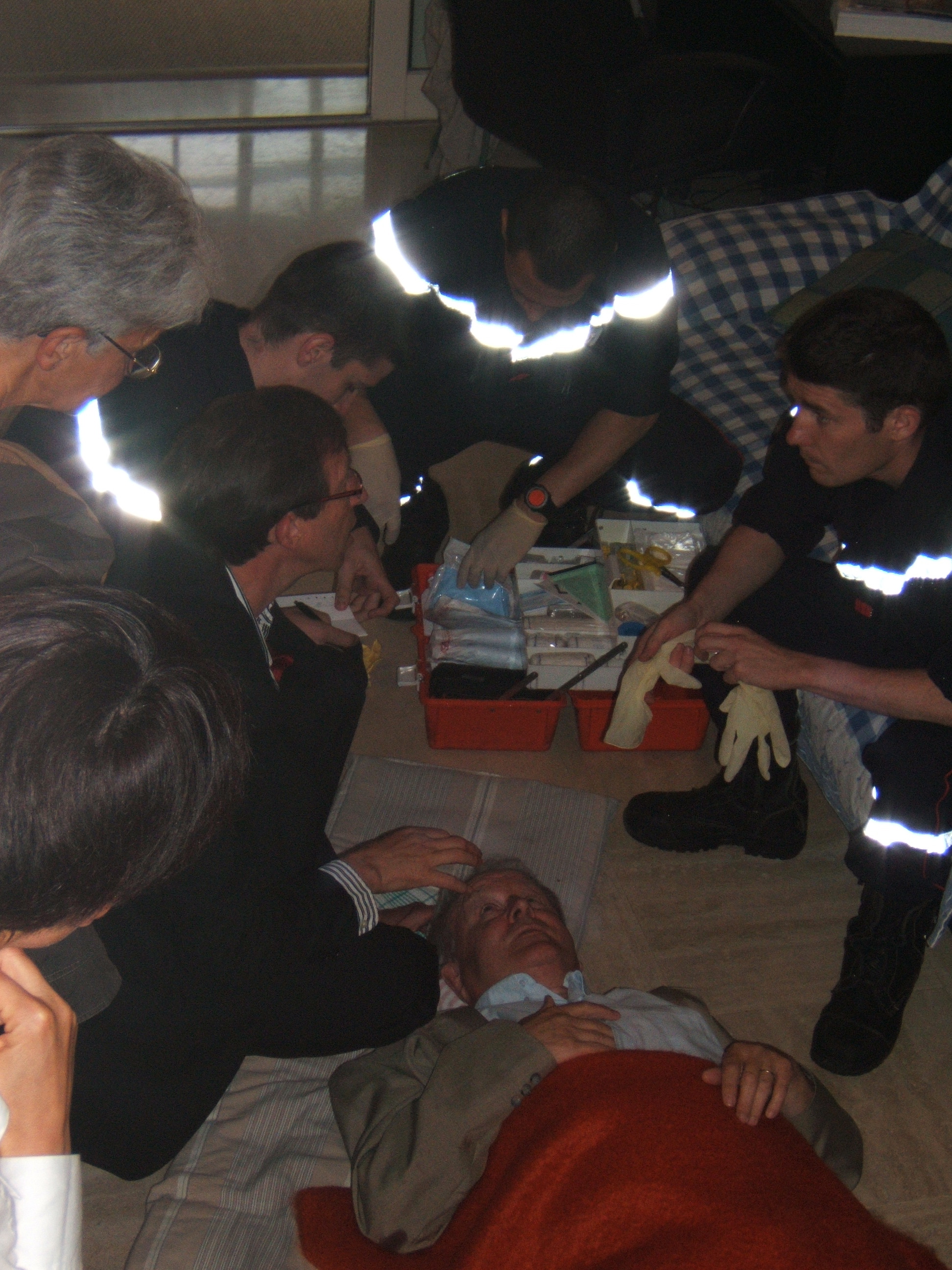 les pompiers sont arrivs pour m'emmener  l'hopital Mignot