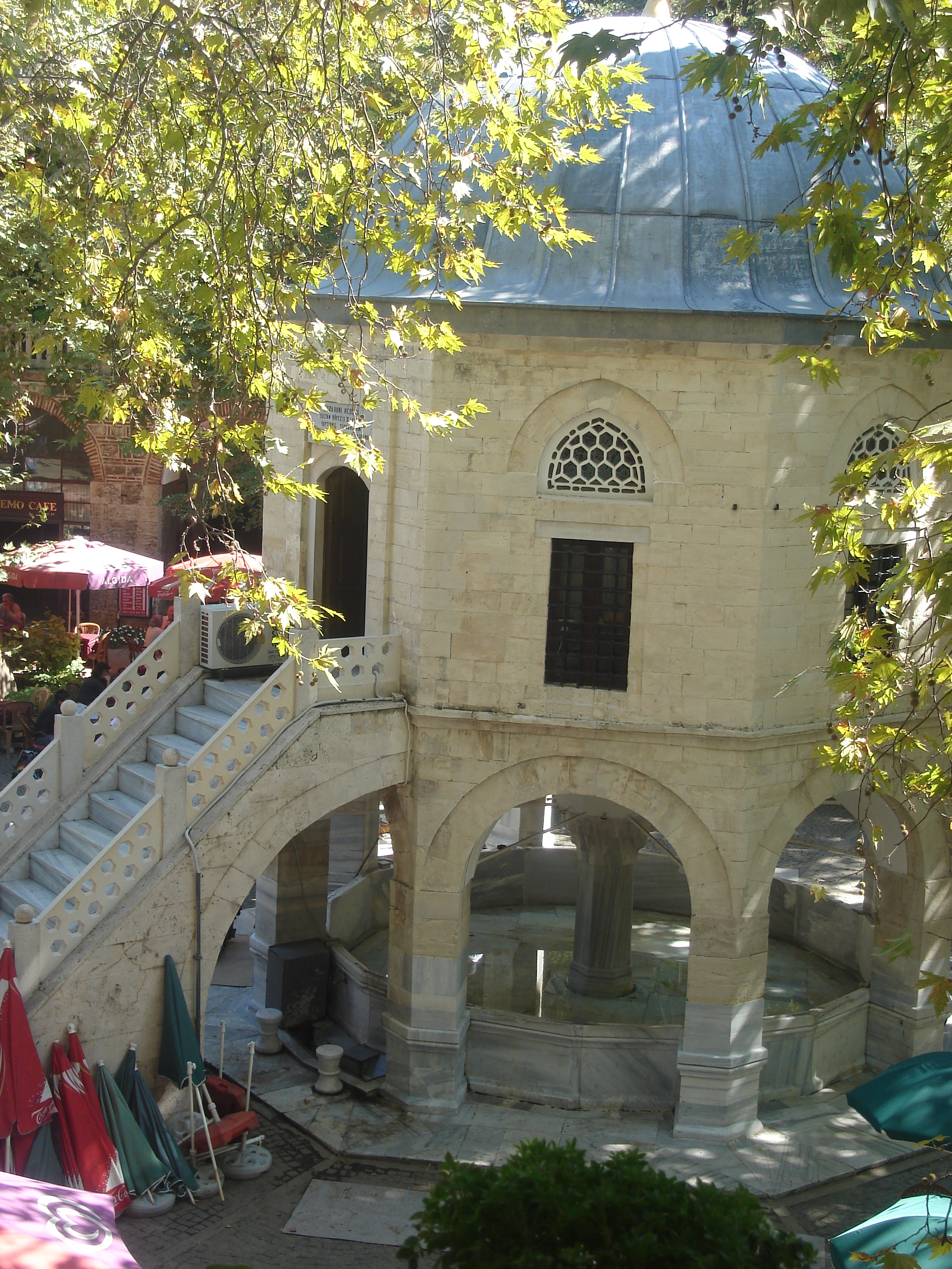 petite mosque du bazar de Bursa